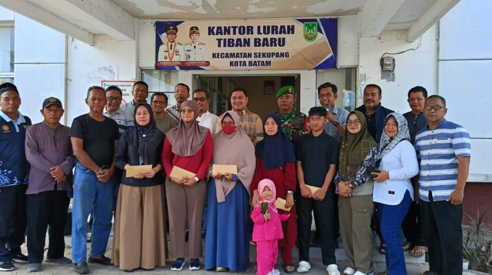 DPRD Berikan bantuan longsor tiban