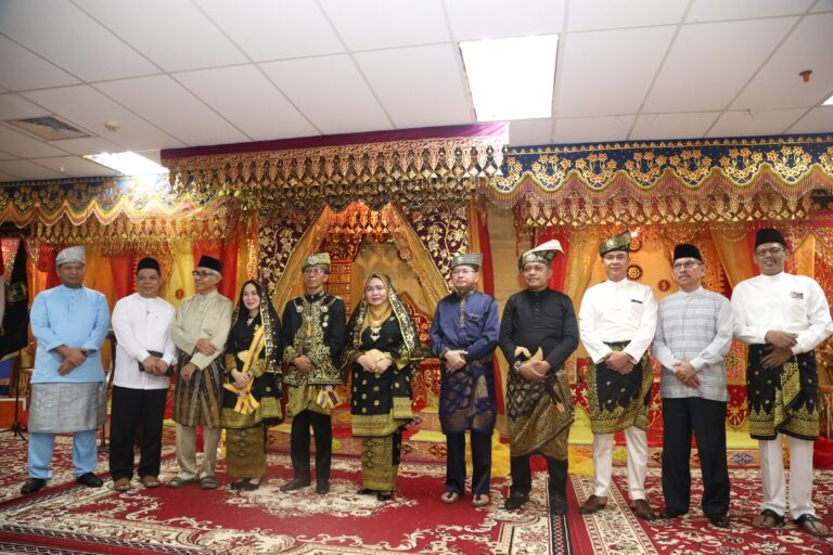 Penabalan datuk Setia
