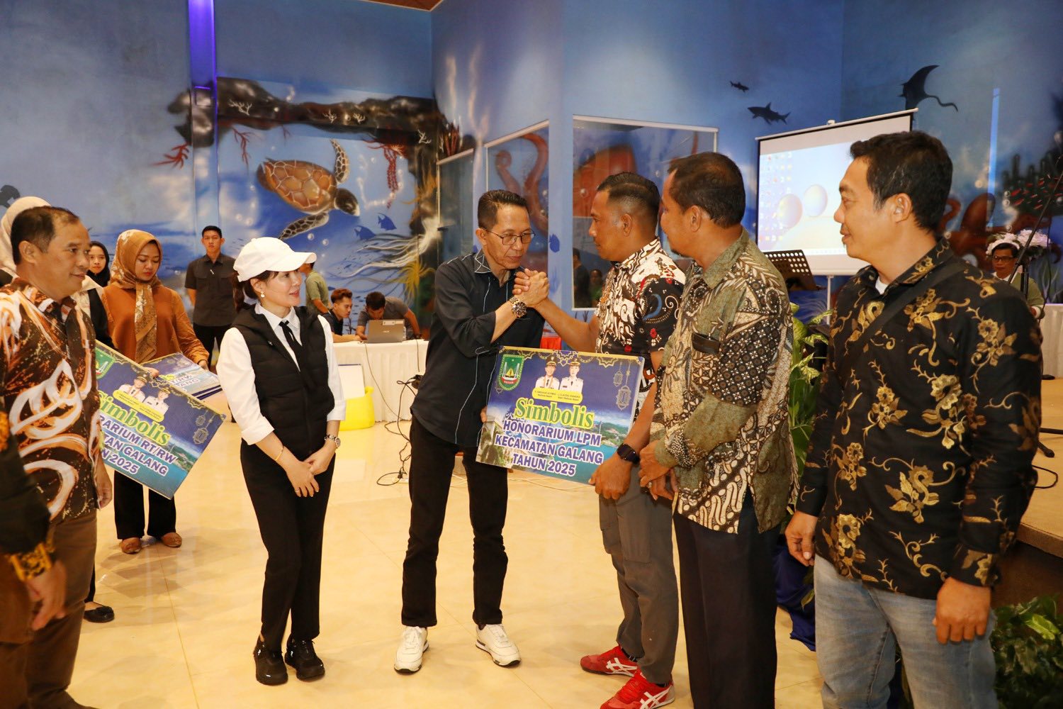 Amsakar -Li Claudia Silahturahmi dengan RT,RW Galang