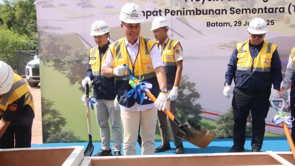 Wakil Ketua I DPRD Batam Hadiri Groundbreaking TPS Punggur
