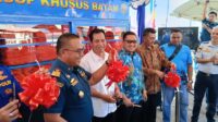 Ketua Fraksi Partai NasDem DPRD Kota Batam, Rival Pribadi SH, menghadiri peresmian life jacket station di Pelabuhan Boat Pancung