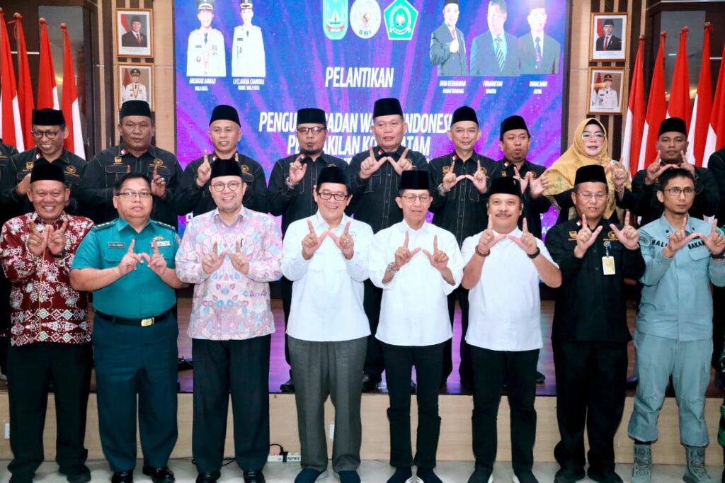 Wakil Ketua II DPRD Kota Batam, Budi Mardiyanto SE MM, menghadiri pelantikan pengurus Badan Wakaf Indonesia