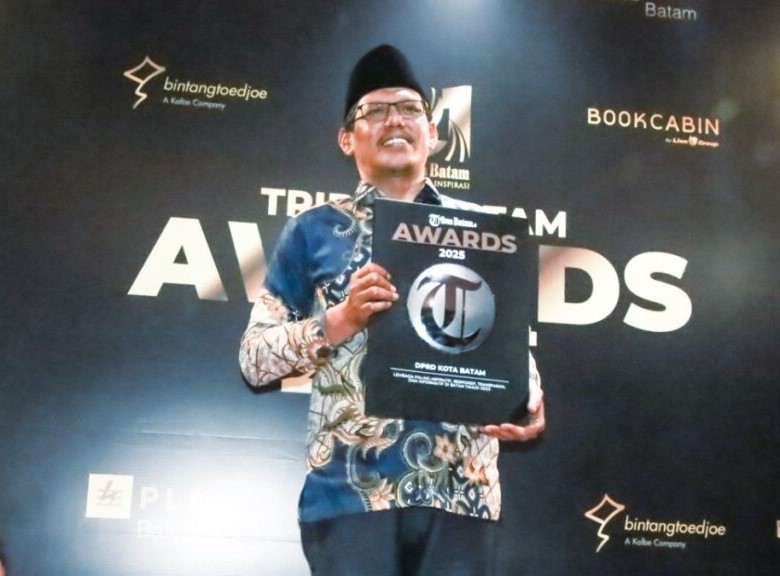 DPRD Batam Terima Award dari Tribun
