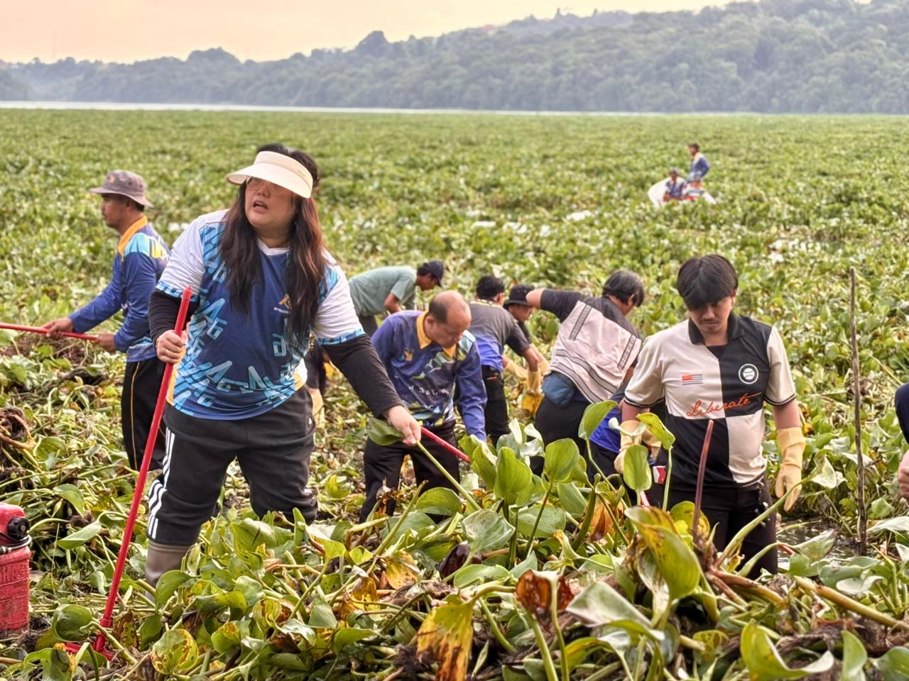 BP Batam Bersihkan Waduk