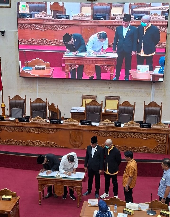 DPRD Ketuk palu APBD Batam 2026