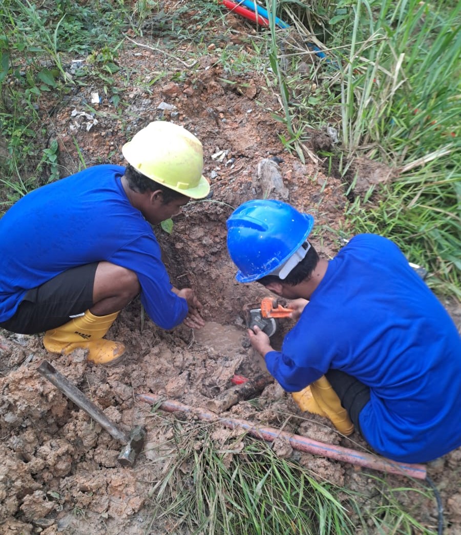 Kebocoran Pipa di Depan Panbil