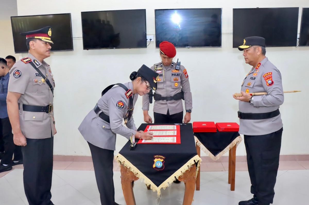 Kapolda Kepri Pimpin Pelantikan Sejumlah Pejabat Utama Polda Kepri